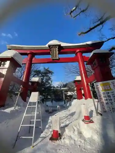 彌彦神社　(伊夜日子神社)の鳥居