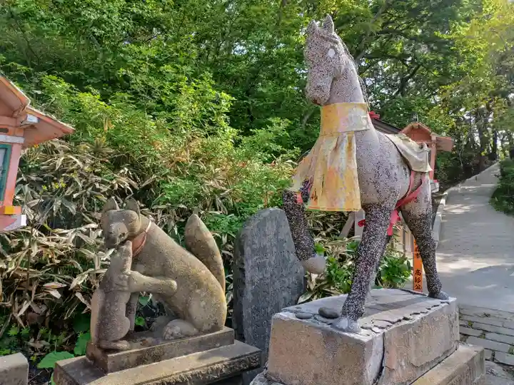 高山稲荷神社の狛犬