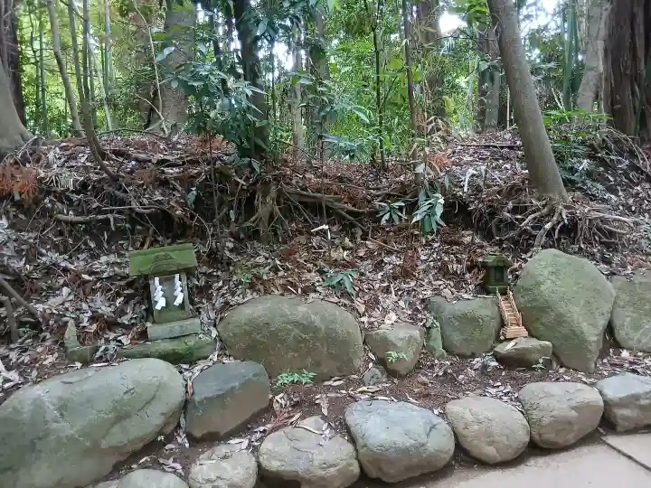 道野辺八幡宮の{uncategorized: "未分類", other: "その他", undefined: "問題あり", building: "その他建物", grave: "お墓", sacred_gate: "鳥居", guardian: "狛犬", statue: "像", buddha: "仏像", history: "歴史", nature: "自然", garden: "庭園", animal: "動物", pagoda: "塔", temizu: "手水舎", mountain_gate: "山門・神門", sanctuary: "本殿・本堂", subordinate: "末社・摂社", art: "芸術", scenery: "景色", jizo: "地蔵", ema: "絵馬", goshuin: "御朱印", omikuji: "おみくじ", items: "授与品その他", amulet: "お守り", goshuincho: "御朱印帳", eats: "食事", festival: "お祭り", votive_dance: "神楽", shichigosan: "七五三参", wedding: "結婚式", experience: "体験その他", initially: "初詣", around: "周辺", anti_infection: "感染症対策"}