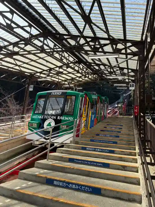 武蔵御嶽神社の{uncategorized: "未分類", other: "その他", undefined: "問題あり", building: "その他建物", grave: "お墓", sacred_gate: "鳥居", guardian: "狛犬", statue: "像", buddha: "仏像", history: "歴史", nature: "自然", garden: "庭園", animal: "動物", pagoda: "塔", temizu: "手水舎", mountain_gate: "山門・神門", sanctuary: "本殿・本堂", subordinate: "末社・摂社", art: "芸術", scenery: "景色", jizo: "地蔵", ema: "絵馬", goshuin: "御朱印", omikuji: "おみくじ", items: "授与品その他", amulet: "お守り", goshuincho: "御朱印帳", eats: "食事", festival: "お祭り", votive_dance: "神楽", shichigosan: "七五三参", wedding: "結婚式", experience: "体験その他", initially: "初詣", around: "周辺", anti_infection: "感染症対策"}