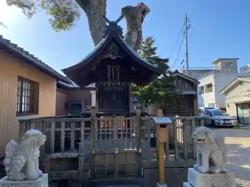 賣布神社の{uncategorized: "未分類", other: "その他", undefined: "問題あり", building: "その他建物", grave: "お墓", sacred_gate: "鳥居", guardian: "狛犬", statue: "像", buddha: "仏像", history: "歴史", nature: "自然", garden: "庭園", animal: "動物", pagoda: "塔", temizu: "手水舎", mountain_gate: "山門・神門", sanctuary: "本殿・本堂", subordinate: "末社・摂社", art: "芸術", scenery: "景色", jizo: "地蔵", ema: "絵馬", goshuin: "御朱印", omikuji: "おみくじ", items: "授与品その他", amulet: "お守り", goshuincho: "御朱印帳", eats: "食事", festival: "お祭り", votive_dance: "神楽", shichigosan: "七五三参", wedding: "結婚式", experience: "体験その他", initially: "初詣", around: "周辺", anti_infection: "感染症対策"}