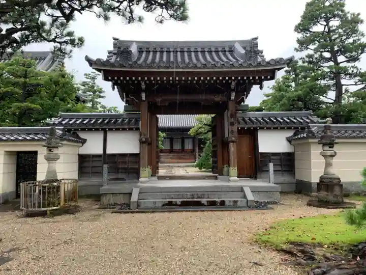 東勝寺の山門・神門