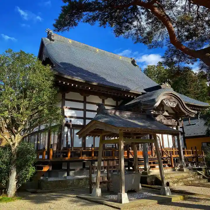 與楽寺の本殿・本堂