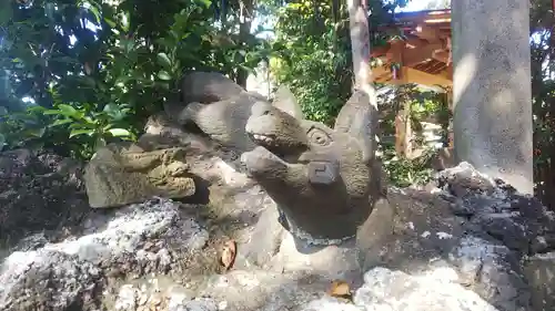 天明稲荷神社の狛犬