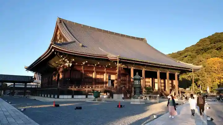 知恩院の{uncategorized: "未分類", other: "その他", undefined: "問題あり", building: "その他建物", grave: "お墓", sacred_gate: "鳥居", guardian: "狛犬", statue: "像", buddha: "仏像", history: "歴史", nature: "自然", garden: "庭園", animal: "動物", pagoda: "塔", temizu: "手水舎", mountain_gate: "山門・神門", sanctuary: "本殿・本堂", subordinate: "末社・摂社", art: "芸術", scenery: "景色", jizo: "地蔵", ema: "絵馬", goshuin: "御朱印", omikuji: "おみくじ", items: "授与品その他", amulet: "お守り", goshuincho: "御朱印帳", eats: "食事", festival: "お祭り", votive_dance: "神楽", shichigosan: "七五三参", wedding: "結婚式", experience: "体験その他", initially: "初詣", around: "周辺", anti_infection: "感染症対策"}
