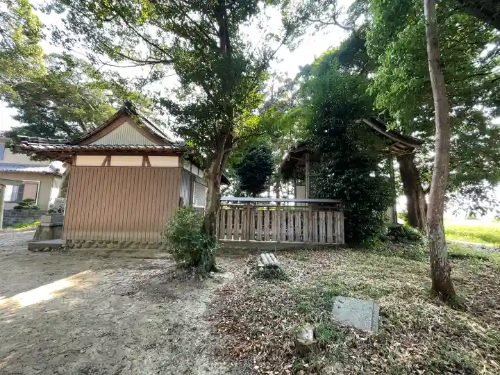 宇気比神社の{uncategorized: "未分類", other: "その他", undefined: "問題あり", building: "その他建物", grave: "お墓", sacred_gate: "鳥居", guardian: "狛犬", statue: "像", buddha: "仏像", history: "歴史", nature: "自然", garden: "庭園", animal: "動物", pagoda: "塔", temizu: "手水舎", mountain_gate: "山門・神門", sanctuary: "本殿・本堂", subordinate: "末社・摂社", art: "芸術", scenery: "景色", jizo: "地蔵", ema: "絵馬", goshuin: "御朱印", omikuji: "おみくじ", items: "授与品その他", amulet: "お守り", goshuincho: "御朱印帳", eats: "食事", festival: "お祭り", votive_dance: "神楽", shichigosan: "七五三参", wedding: "結婚式", experience: "体験その他", initially: "初詣", around: "周辺", anti_infection: "感染症対策"}