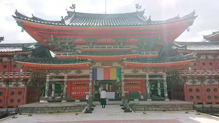 耕三寺の本殿・本堂