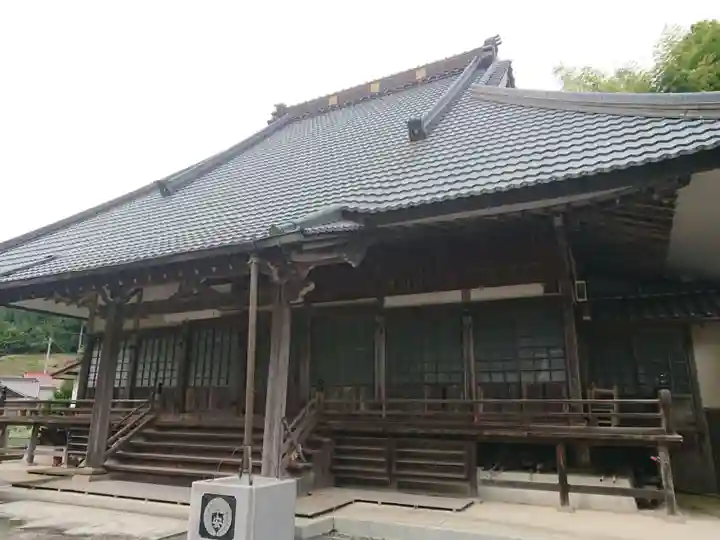 長照寺の本殿・本堂
