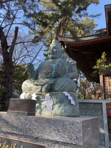 平塚三嶋神社の像