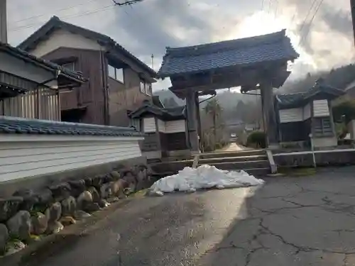 妙泰寺の山門