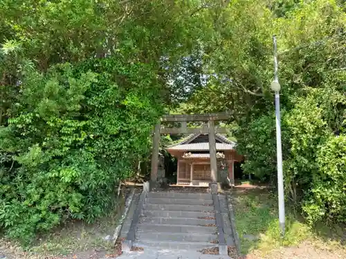 八幡神社の鳥居