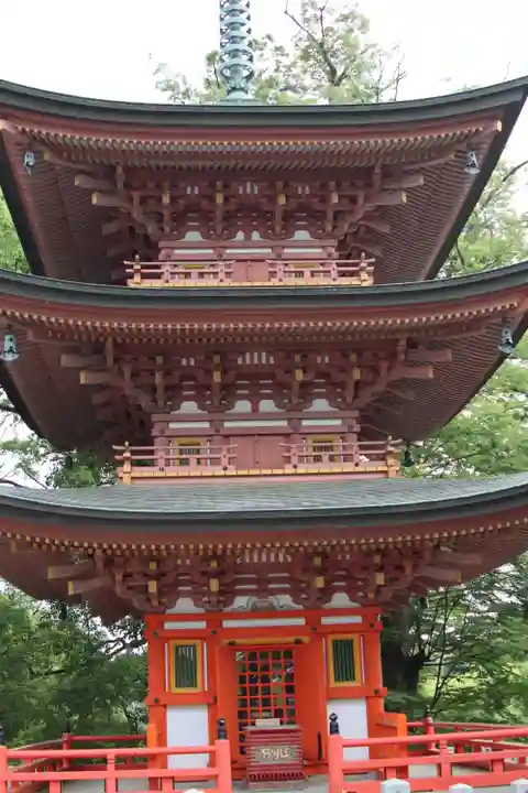 布施弁天 東海寺の塔