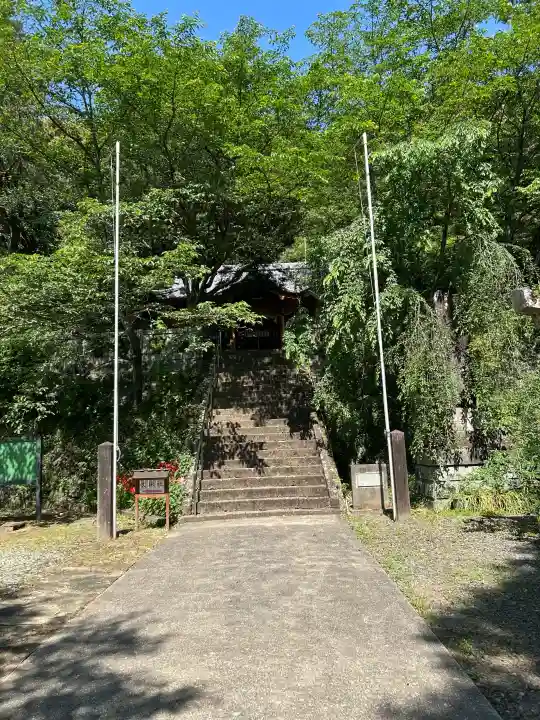 堤雄神社の{uncategorized: "未分類", other: "その他", undefined: "問題あり", building: "その他建物", grave: "お墓", sacred_gate: "鳥居", guardian: "狛犬", statue: "像", buddha: "仏像", history: "歴史", nature: "自然", garden: "庭園", animal: "動物", pagoda: "塔", temizu: "手水舎", mountain_gate: "山門・神門", sanctuary: "本殿・本堂", subordinate: "末社・摂社", art: "芸術", scenery: "景色", jizo: "地蔵", ema: "絵馬", goshuin: "御朱印", omikuji: "おみくじ", items: "授与品その他", amulet: "お守り", goshuincho: "御朱印帳", eats: "食事", festival: "お祭り", votive_dance: "神楽", shichigosan: "七五三参", wedding: "結婚式", experience: "体験その他", initially: "初詣", around: "周辺", anti_infection: "感染症対策"}