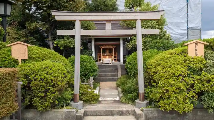 朝日弁財天の鳥居
