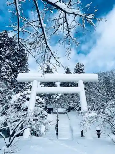 土津神社｜こどもと出世の神さまの鳥居