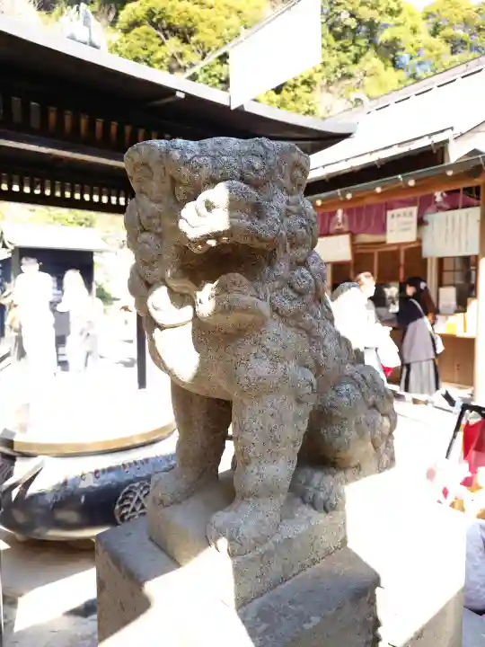 銭洗弁財天宇賀福神社の{uncategorized: "未分類", other: "その他", undefined: "問題あり", building: "その他建物", grave: "お墓", sacred_gate: "鳥居", guardian: "狛犬", statue: "像", buddha: "仏像", history: "歴史", nature: "自然", garden: "庭園", animal: "動物", pagoda: "塔", temizu: "手水舎", mountain_gate: "山門・神門", sanctuary: "本殿・本堂", subordinate: "末社・摂社", art: "芸術", scenery: "景色", jizo: "地蔵", ema: "絵馬", goshuin: "御朱印", omikuji: "おみくじ", items: "授与品その他", amulet: "お守り", goshuincho: "御朱印帳", eats: "食事", festival: "お祭り", votive_dance: "神楽", shichigosan: "七五三参", wedding: "結婚式", experience: "体験その他", initially: "初詣", around: "周辺", anti_infection: "感染症対策"}
