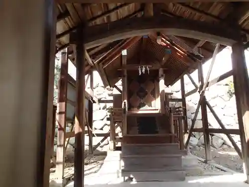 平群神社の本殿