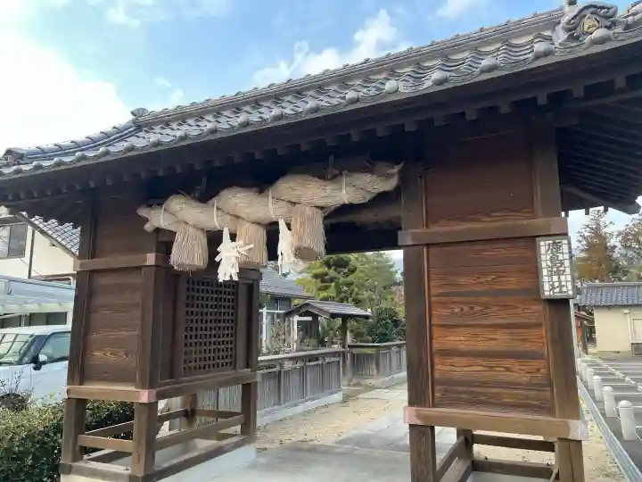 鹿島神社の{uncategorized: "未分類", other: "その他", undefined: "問題あり", building: "その他建物", grave: "お墓", sacred_gate: "鳥居", guardian: "狛犬", statue: "像", buddha: "仏像", history: "歴史", nature: "自然", garden: "庭園", animal: "動物", pagoda: "塔", temizu: "手水舎", mountain_gate: "山門・神門", sanctuary: "本殿・本堂", subordinate: "末社・摂社", art: "芸術", scenery: "景色", jizo: "地蔵", ema: "絵馬", goshuin: "御朱印", omikuji: "おみくじ", items: "授与品その他", amulet: "お守り", goshuincho: "御朱印帳", eats: "食事", festival: "お祭り", votive_dance: "神楽", shichigosan: "七五三参", wedding: "結婚式", experience: "体験その他", initially: "初詣", around: "周辺", anti_infection: "感染症対策"}
