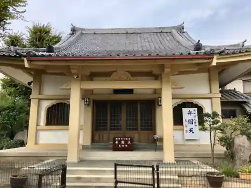 長命寺の本殿・本堂