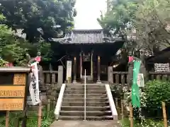 稲荷神社の本殿