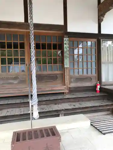 法楽寺の本殿・本堂