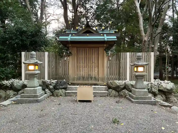 箕曲神社の{uncategorized: "未分類", other: "その他", undefined: "問題あり", building: "その他建物", grave: "お墓", sacred_gate: "鳥居", guardian: "狛犬", statue: "像", buddha: "仏像", history: "歴史", nature: "自然", garden: "庭園", animal: "動物", pagoda: "塔", temizu: "手水舎", mountain_gate: "山門・神門", sanctuary: "本殿・本堂", subordinate: "末社・摂社", art: "芸術", scenery: "景色", jizo: "地蔵", ema: "絵馬", goshuin: "御朱印", omikuji: "おみくじ", items: "授与品その他", amulet: "お守り", goshuincho: "御朱印帳", eats: "食事", festival: "お祭り", votive_dance: "神楽", shichigosan: "七五三参", wedding: "結婚式", experience: "体験その他", initially: "初詣", around: "周辺", anti_infection: "感染症対策"}