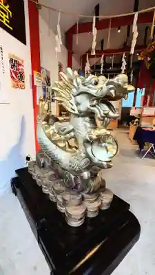 神護龍神社の像