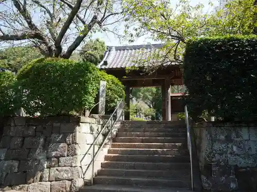 光触寺の山門