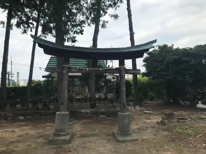 嘉美神社の{uncategorized: "未分類", other: "その他", undefined: "問題あり", building: "その他建物", grave: "お墓", sacred_gate: "鳥居", guardian: "狛犬", statue: "像", buddha: "仏像", history: "歴史", nature: "自然", garden: "庭園", animal: "動物", pagoda: "塔", temizu: "手水舎", mountain_gate: "山門・神門", sanctuary: "本殿・本堂", subordinate: "末社・摂社", art: "芸術", scenery: "景色", jizo: "地蔵", ema: "絵馬", goshuin: "御朱印", omikuji: "おみくじ", items: "授与品その他", amulet: "お守り", goshuincho: "御朱印帳", eats: "食事", festival: "お祭り", votive_dance: "神楽", shichigosan: "七五三参", wedding: "結婚式", experience: "体験その他", initially: "初詣", around: "周辺", anti_infection: "感染症対策"}