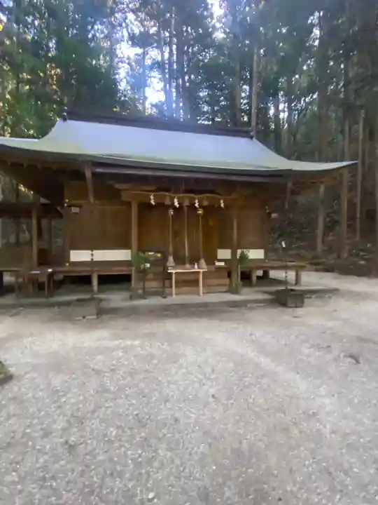 室生龍穴神社の本殿・本堂
