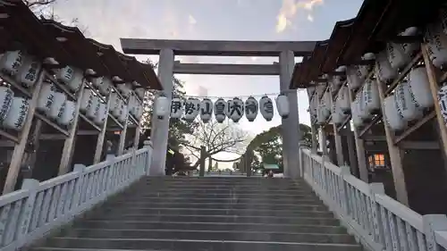 伊勢山皇大神宮の鳥居