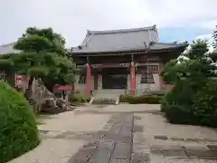 乗円寺の本殿