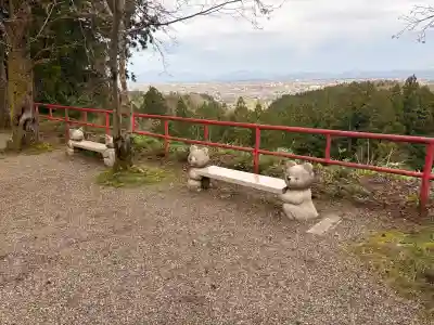 春日山神社の{uncategorized: "未分類", other: "その他", undefined: "問題あり", building: "その他建物", grave: "お墓", sacred_gate: "鳥居", guardian: "狛犬", statue: "像", buddha: "仏像", history: "歴史", nature: "自然", garden: "庭園", animal: "動物", pagoda: "塔", temizu: "手水舎", mountain_gate: "山門・神門", sanctuary: "本殿・本堂", subordinate: "末社・摂社", art: "芸術", scenery: "景色", jizo: "地蔵", ema: "絵馬", goshuin: "御朱印", omikuji: "おみくじ", items: "授与品その他", amulet: "お守り", goshuincho: "御朱印帳", eats: "食事", festival: "お祭り", votive_dance: "神楽", shichigosan: "七五三参", wedding: "結婚式", experience: "体験その他", initially: "初詣", around: "周辺", anti_infection: "感染症対策"}