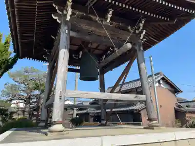 徳善寺の{uncategorized: "未分類", other: "その他", undefined: "問題あり", building: "その他建物", grave: "お墓", sacred_gate: "鳥居", guardian: "狛犬", statue: "像", buddha: "仏像", history: "歴史", nature: "自然", garden: "庭園", animal: "動物", pagoda: "塔", temizu: "手水舎", mountain_gate: "山門・神門", sanctuary: "本殿・本堂", subordinate: "末社・摂社", art: "芸術", scenery: "景色", jizo: "地蔵", ema: "絵馬", goshuin: "御朱印", omikuji: "おみくじ", items: "授与品その他", amulet: "お守り", goshuincho: "御朱印帳", eats: "食事", festival: "お祭り", votive_dance: "神楽", shichigosan: "七五三参", wedding: "結婚式", experience: "体験その他", initially: "初詣", around: "周辺", anti_infection: "感染症対策"}