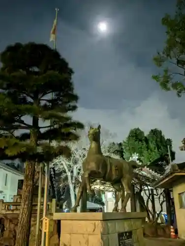 藤森神社の{uncategorized: "未分類", other: "その他", undefined: "問題あり", building: "その他建物", grave: "お墓", sacred_gate: "鳥居", guardian: "狛犬", statue: "像", buddha: "仏像", history: "歴史", nature: "自然", garden: "庭園", animal: "動物", pagoda: "塔", temizu: "手水舎", mountain_gate: "山門・神門", sanctuary: "本殿・本堂", subordinate: "末社・摂社", art: "芸術", scenery: "景色", jizo: "地蔵", ema: "絵馬", goshuin: "御朱印", omikuji: "おみくじ", items: "授与品その他", amulet: "お守り", goshuincho: "御朱印帳", eats: "食事", festival: "お祭り", votive_dance: "神楽", shichigosan: "七五三参", wedding: "結婚式", experience: "体験その他", initially: "初詣", around: "周辺", anti_infection: "感染症対策"}