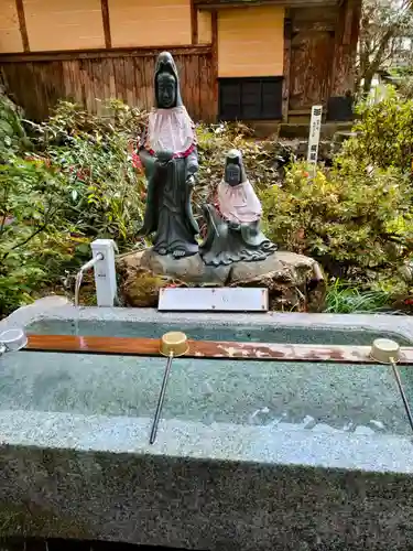 横蔵寺の手水