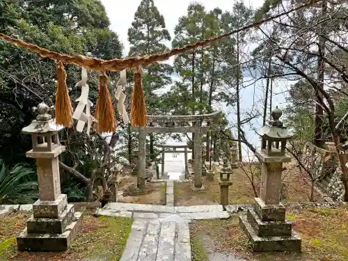 白鳥神社の鳥居