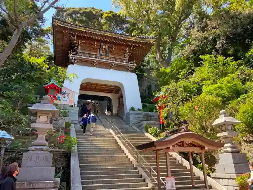 江島神社の山門・神門