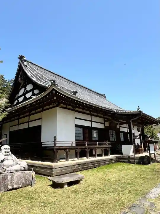 鶏足寺の{uncategorized: "未分類", other: "その他", undefined: "問題あり", building: "その他建物", grave: "お墓", sacred_gate: "鳥居", guardian: "狛犬", statue: "像", buddha: "仏像", history: "歴史", nature: "自然", garden: "庭園", animal: "動物", pagoda: "塔", temizu: "手水舎", mountain_gate: "山門・神門", sanctuary: "本殿・本堂", subordinate: "末社・摂社", art: "芸術", scenery: "景色", jizo: "地蔵", ema: "絵馬", goshuin: "御朱印", omikuji: "おみくじ", items: "授与品その他", amulet: "お守り", goshuincho: "御朱印帳", eats: "食事", festival: "お祭り", votive_dance: "神楽", shichigosan: "七五三参", wedding: "結婚式", experience: "体験その他", initially: "初詣", around: "周辺", anti_infection: "感染症対策"}