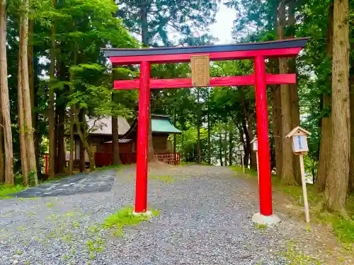 津島本宮社の{uncategorized: "未分類", other: "その他", undefined: "問題あり", building: "その他建物", grave: "お墓", sacred_gate: "鳥居", guardian: "狛犬", statue: "像", buddha: "仏像", history: "歴史", nature: "自然", garden: "庭園", animal: "動物", pagoda: "塔", temizu: "手水舎", mountain_gate: "山門・神門", sanctuary: "本殿・本堂", subordinate: "末社・摂社", art: "芸術", scenery: "景色", jizo: "地蔵", ema: "絵馬", goshuin: "御朱印", omikuji: "おみくじ", items: "授与品その他", amulet: "お守り", goshuincho: "御朱印帳", eats: "食事", festival: "お祭り", votive_dance: "神楽", shichigosan: "七五三参", wedding: "結婚式", experience: "体験その他", initially: "初詣", around: "周辺", anti_infection: "感染症対策"}