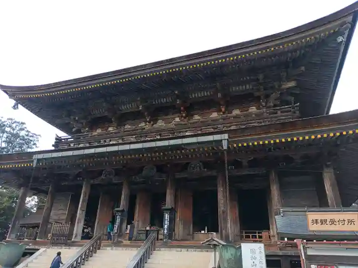 金峯山寺の本殿・本堂