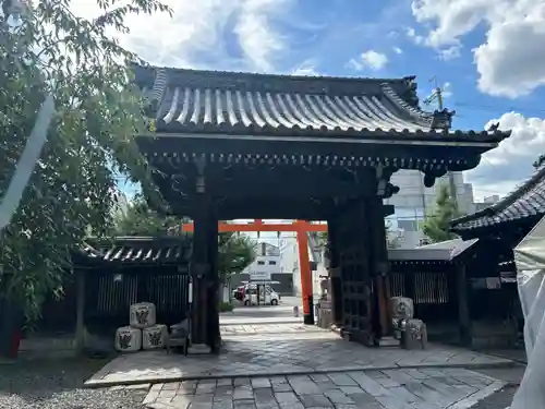 下御霊神社の山門・神門