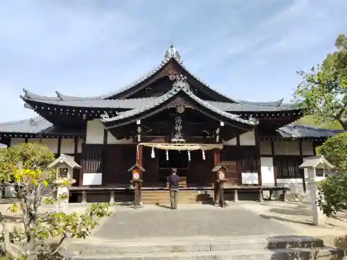 湯神社の{uncategorized: "未分類", other: "その他", undefined: "問題あり", building: "その他建物", grave: "お墓", sacred_gate: "鳥居", guardian: "狛犬", statue: "像", buddha: "仏像", history: "歴史", nature: "自然", garden: "庭園", animal: "動物", pagoda: "塔", temizu: "手水舎", mountain_gate: "山門・神門", sanctuary: "本殿・本堂", subordinate: "末社・摂社", art: "芸術", scenery: "景色", jizo: "地蔵", ema: "絵馬", goshuin: "御朱印", omikuji: "おみくじ", items: "授与品その他", amulet: "お守り", goshuincho: "御朱印帳", eats: "食事", festival: "お祭り", votive_dance: "神楽", shichigosan: "七五三参", wedding: "結婚式", experience: "体験その他", initially: "初詣", around: "周辺", anti_infection: "感染症対策"}