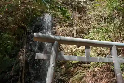 岩門の滝神社(岐阜県)