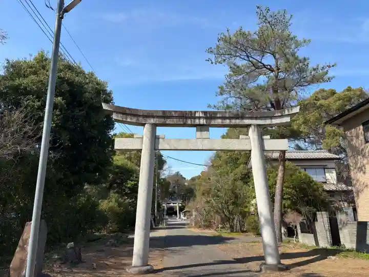 玉敷神社の{uncategorized: "未分類", other: "その他", undefined: "問題あり", building: "その他建物", grave: "お墓", sacred_gate: "鳥居", guardian: "狛犬", statue: "像", buddha: "仏像", history: "歴史", nature: "自然", garden: "庭園", animal: "動物", pagoda: "塔", temizu: "手水舎", mountain_gate: "山門・神門", sanctuary: "本殿・本堂", subordinate: "末社・摂社", art: "芸術", scenery: "景色", jizo: "地蔵", ema: "絵馬", goshuin: "御朱印", omikuji: "おみくじ", items: "授与品その他", amulet: "お守り", goshuincho: "御朱印帳", eats: "食事", festival: "お祭り", votive_dance: "神楽", shichigosan: "七五三参", wedding: "結婚式", experience: "体験その他", initially: "初詣", around: "周辺", anti_infection: "感染症対策"}