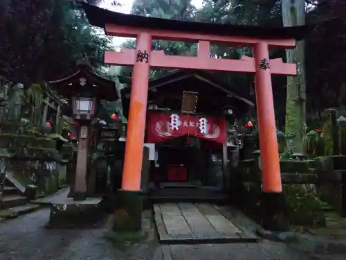 伏見稲荷大社　御膳谷奉拝所(京都府)