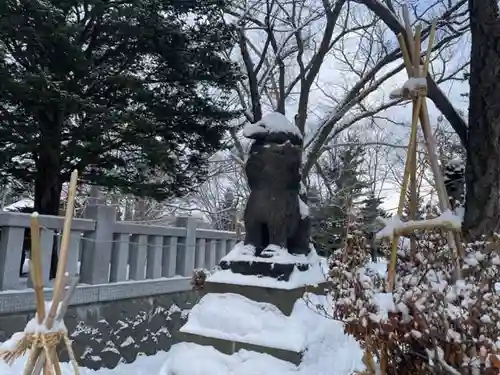 彌彦神社　(伊夜日子神社)の狛犬