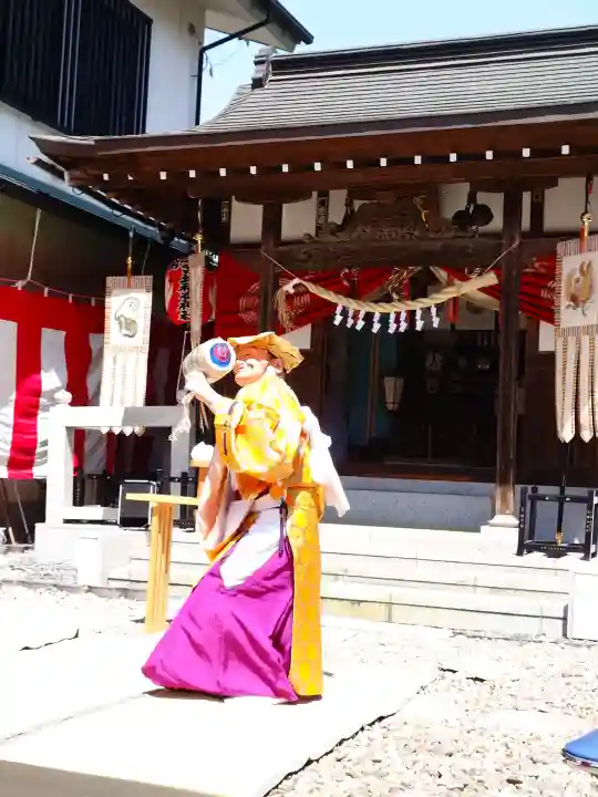 上宮地稲荷神社の{uncategorized: "未分類", other: "その他", undefined: "問題あり", building: "その他建物", grave: "お墓", sacred_gate: "鳥居", guardian: "狛犬", statue: "像", buddha: "仏像", history: "歴史", nature: "自然", garden: "庭園", animal: "動物", pagoda: "塔", temizu: "手水舎", mountain_gate: "山門・神門", sanctuary: "本殿・本堂", subordinate: "末社・摂社", art: "芸術", scenery: "景色", jizo: "地蔵", ema: "絵馬", goshuin: "御朱印", omikuji: "おみくじ", items: "授与品その他", amulet: "お守り", goshuincho: "御朱印帳", eats: "食事", festival: "お祭り", votive_dance: "神楽", shichigosan: "七五三参", wedding: "結婚式", experience: "体験その他", initially: "初詣", around: "周辺", anti_infection: "感染症対策"}