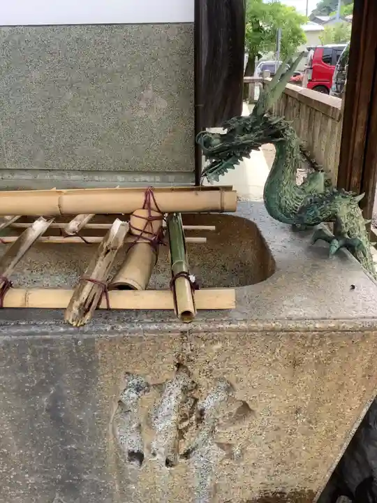 新羅神社の手水舎