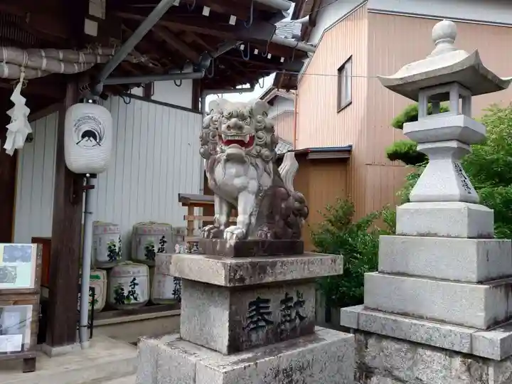 御嶽神社茅萱宮の狛犬